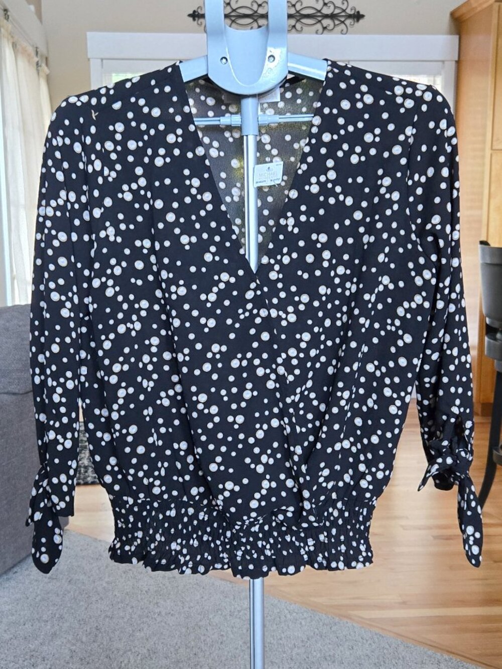 NWT Michael Kors sz Medium black/gold/white wrap style blouse with tie cuff